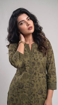 Floral Print Kurta With Geometric Touch