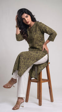 Floral Print Kurta With Geometric Touch