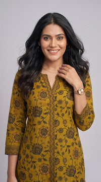 Floral Print Kurta With Geometric Touch