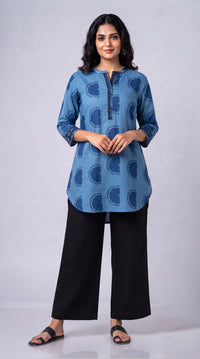 Roomy Fit Abstract Top