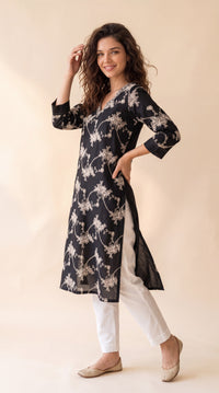 Timeless Floral Embroidered Kurta - Etiquette Apparel