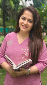 Grace in Details Kurta - Etiquette Apparel