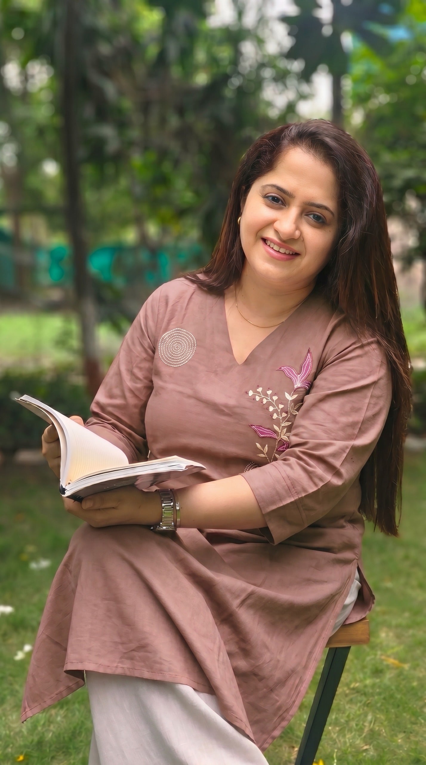 Grace in Details Kurta - Etiquette Apparel