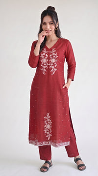 Chanderi Floral Elegance Kurta Set