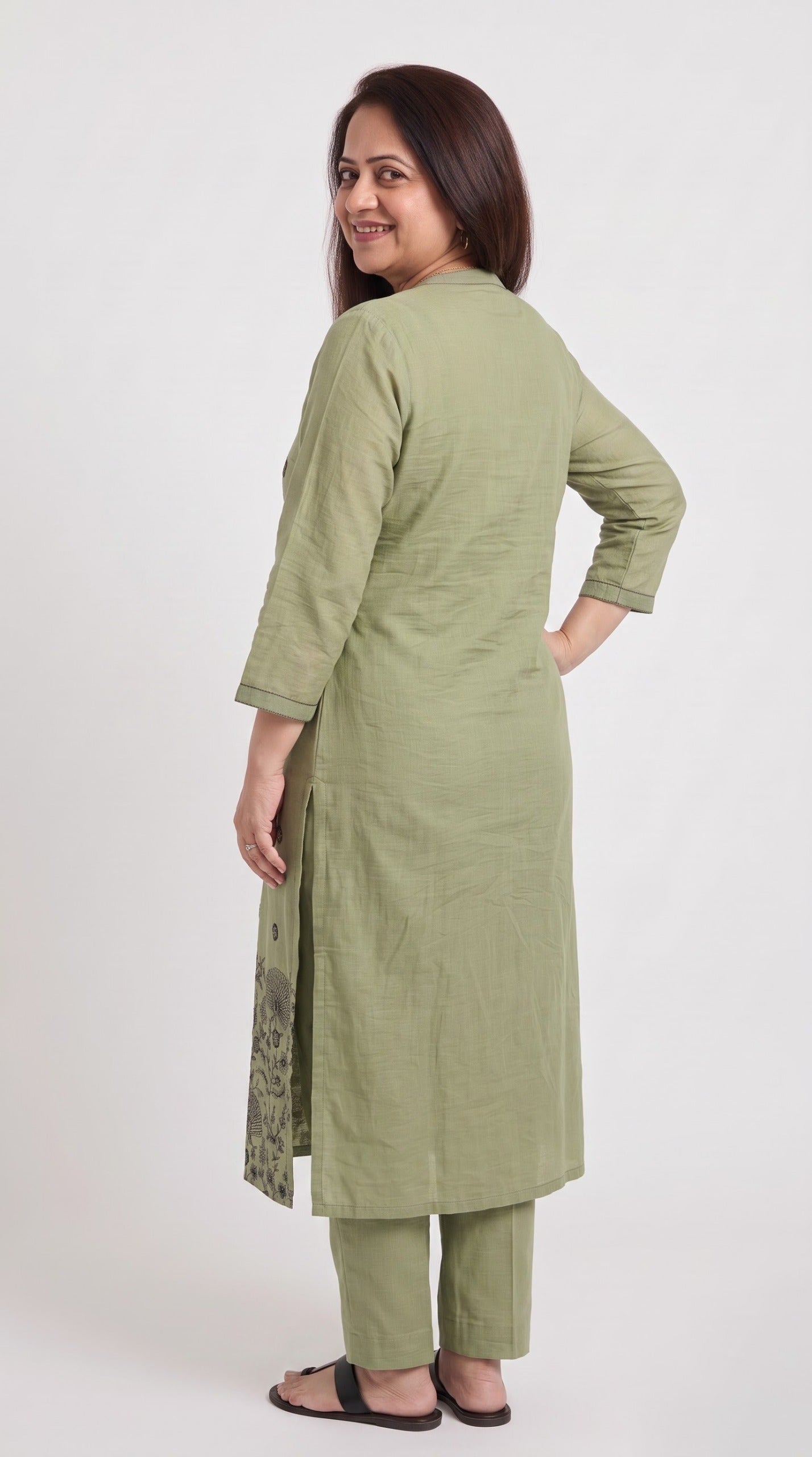 Chanderi Floral Border Kurta Set
