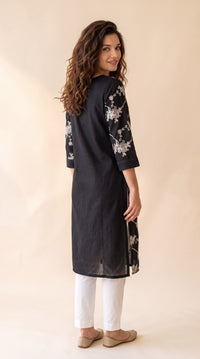 Timeless Floral Embroidered Kurta - Etiquette Apparel