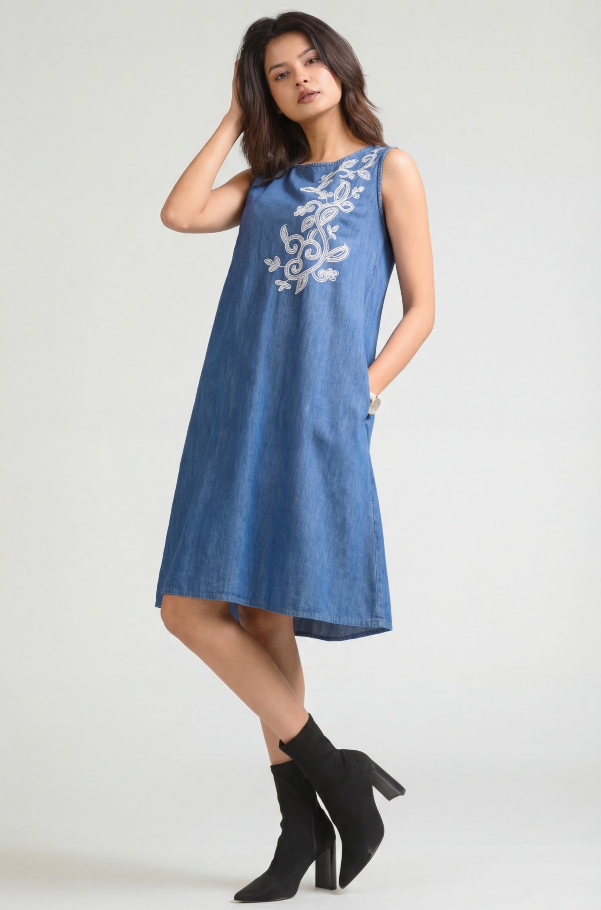 The Everyday Showstopper Sleeveless Dress - Etiquette Apparel